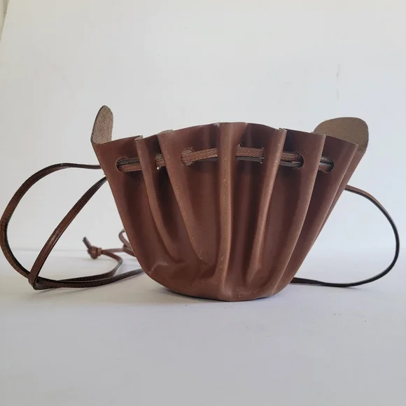 Italian Vintage Brown Leather Crossbody Mini Bag Minimalist We Were Born Free - Picture 12 of 15